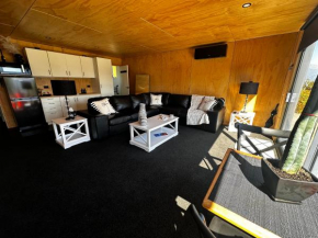 Moana Lakeview Chalet